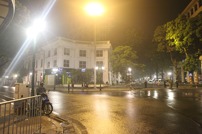 Trắng đêm bảo vệ Tổng thống Mỹ Donald Trump ở Hà Nội